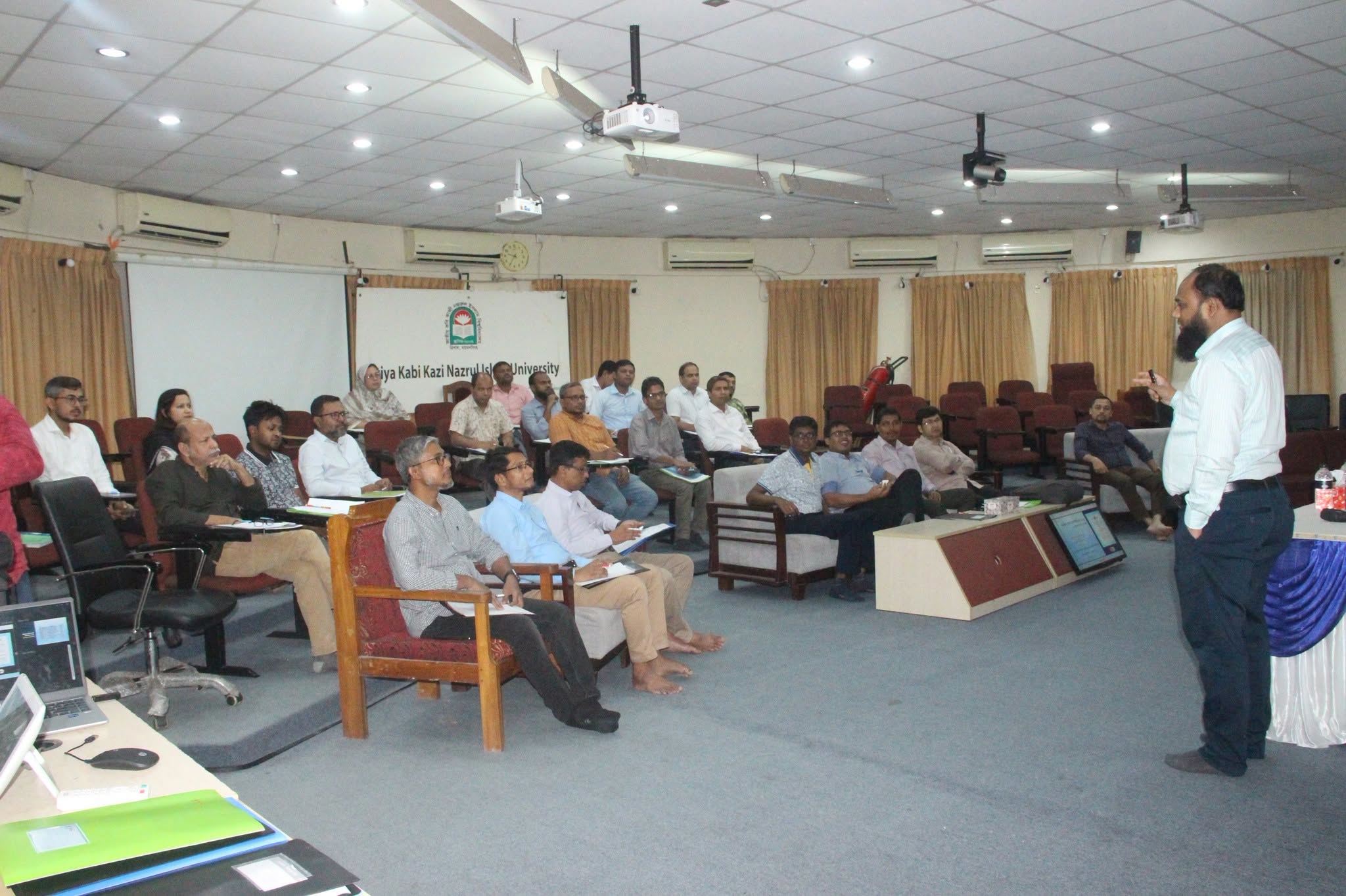 নজরুল বিশ্ববিদ্যালয়ে ‘Public Procurement & Financial Compliance: A Comprehensive Guide for University Administration’ শীর্ষক প্রশিক্ষণ কর্মসূচি অনুষ্ঠিত